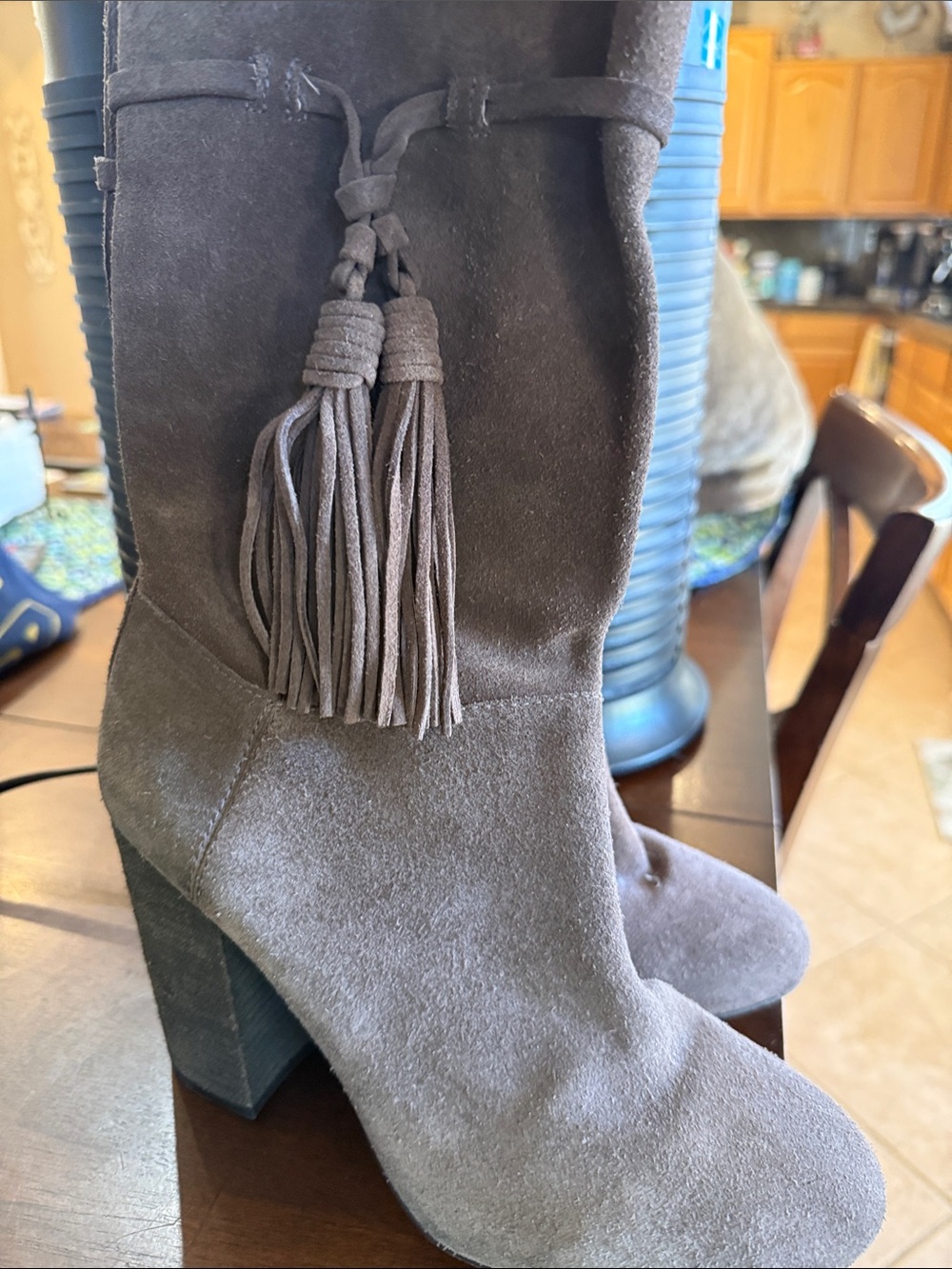 Vince Camuto VC-Fermel Women’s Size 8M Brown Suede Tassel Ankle Boots Block Heel